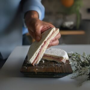 Sandwich de Pan Arabe de Jamon y Queso