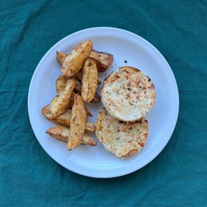 Hamburguesa de Pollo con Papas Bravas
