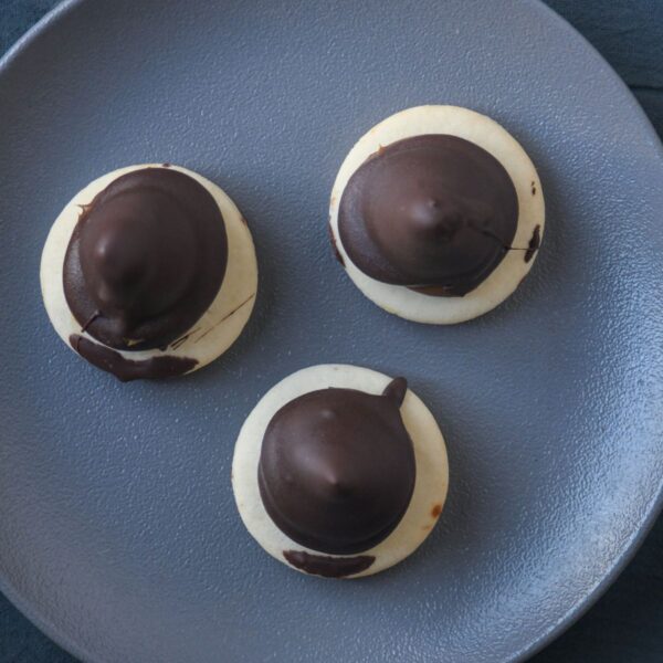 Conitos de Dulce de Leche cubiertos en Chocolate
